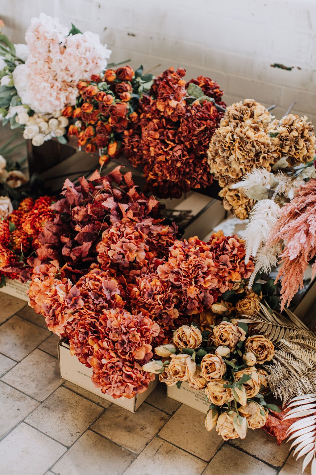 Burnt Orange artificial hydrangea - Realistic Dried-Look, 52cm Single Stem for Home Decor or DIY Crafts