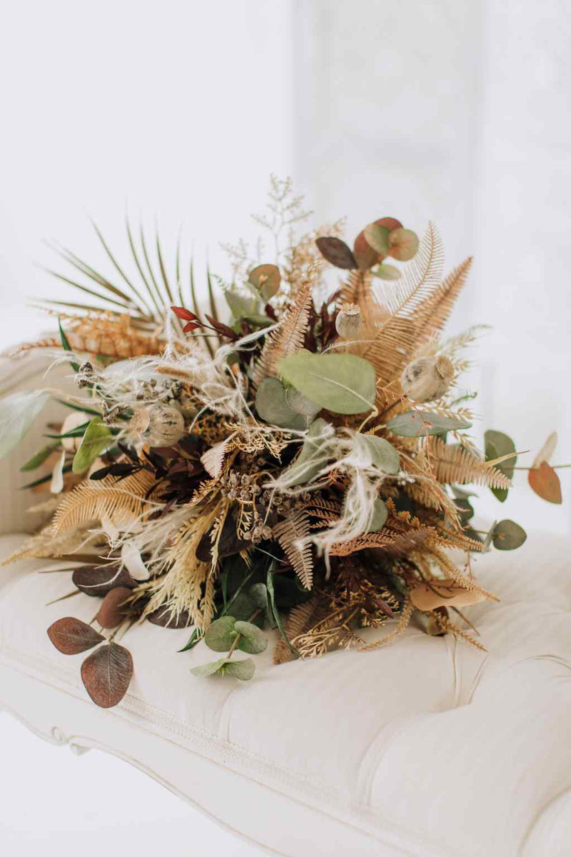Rustic and realistic wedding flowers in UK 